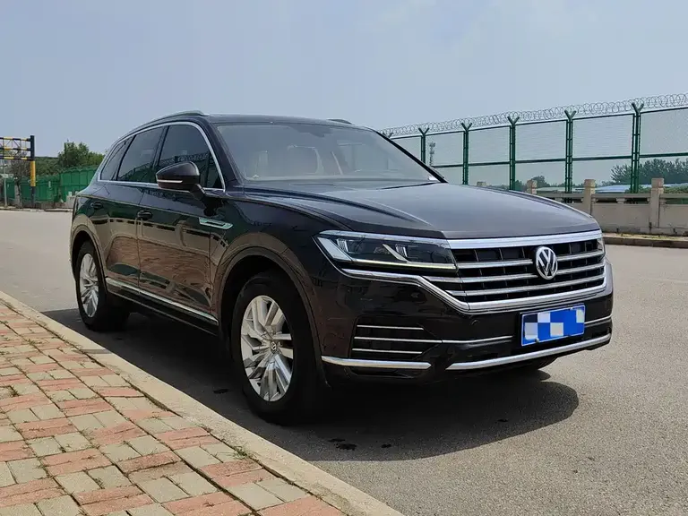 Volkswagen Touareg 2.0 TSI Sharp Wing CN-VI