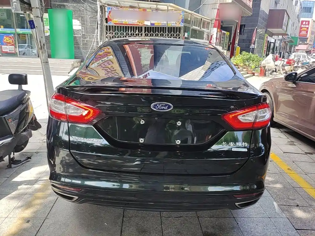 Mondeo 2.0 L GTDi240 Luxury Sport