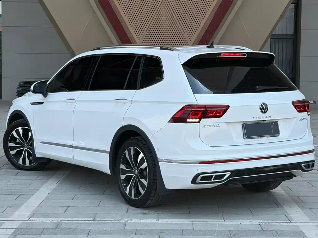 Tiguan L 330 TSI Auto 2 WD R-Line Premium