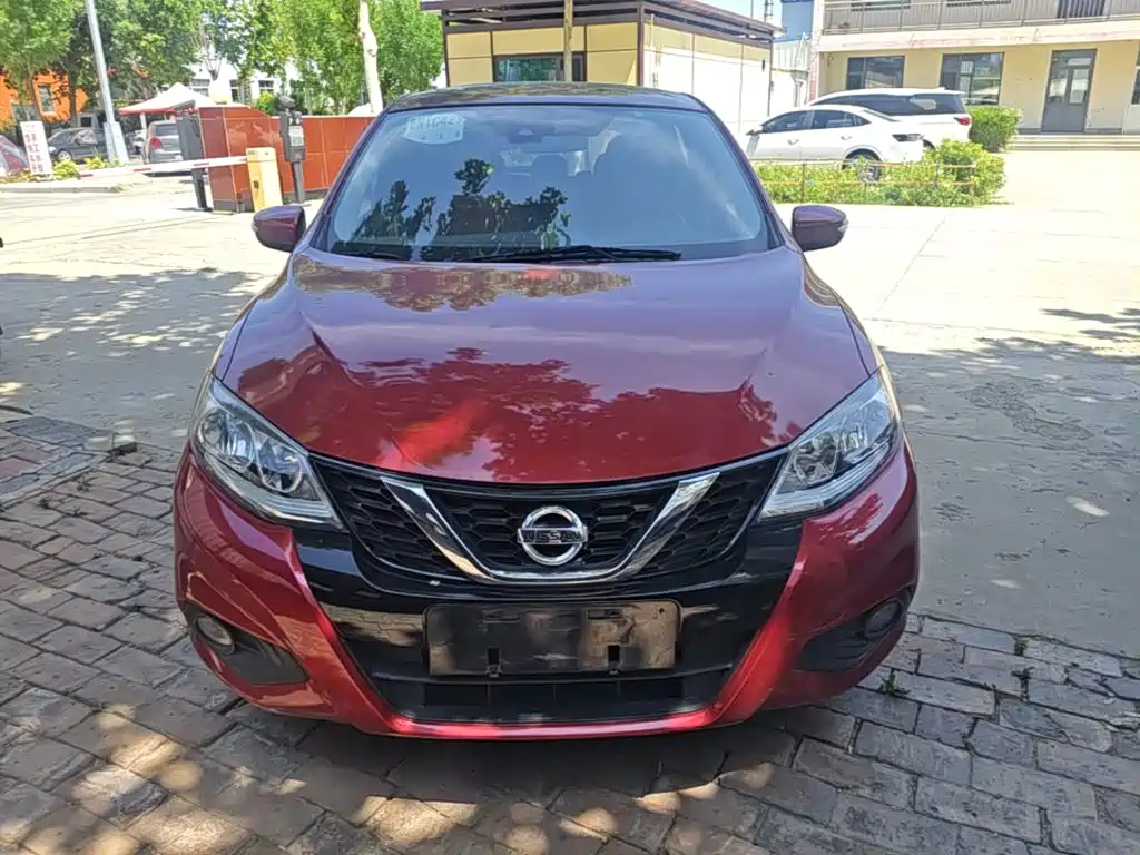 Tiida 1.6 L CVT Smart Travel