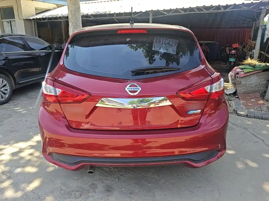Tiida 1.6 L CVT Smart Travel