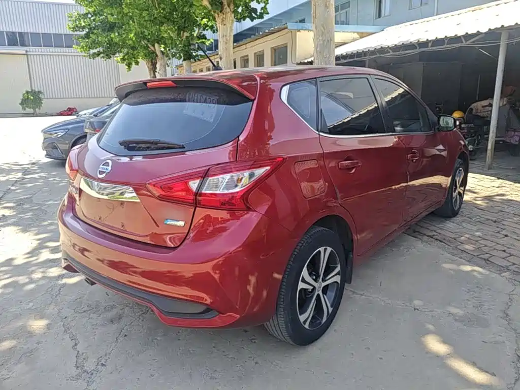 Tiida 1.6 L CVT Smart Travel