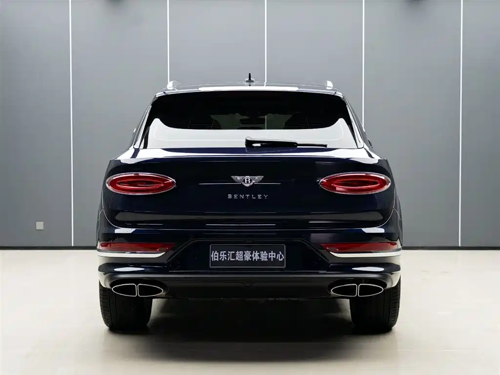 Bentayga 4.0 T V8 LWB Range