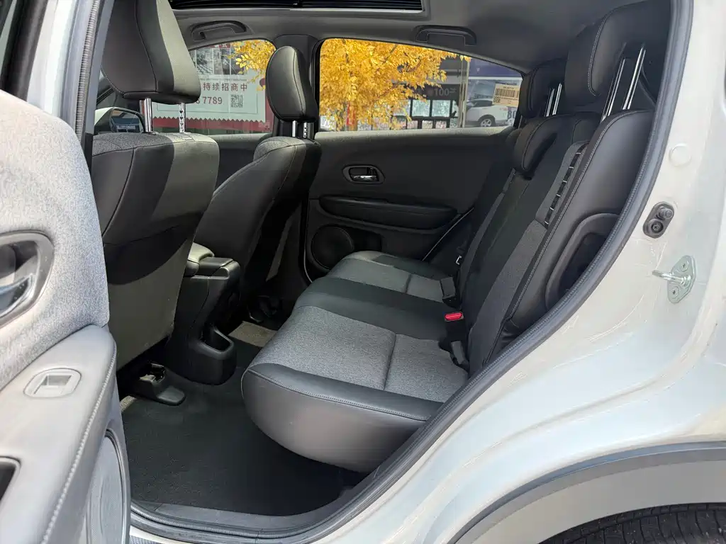 Honda XR-V 1.5 L CVT Obsidian Stone