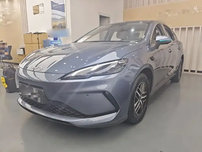 BYD Seal 05 DM-i DM-i Smart Drive 120 KM Flagship