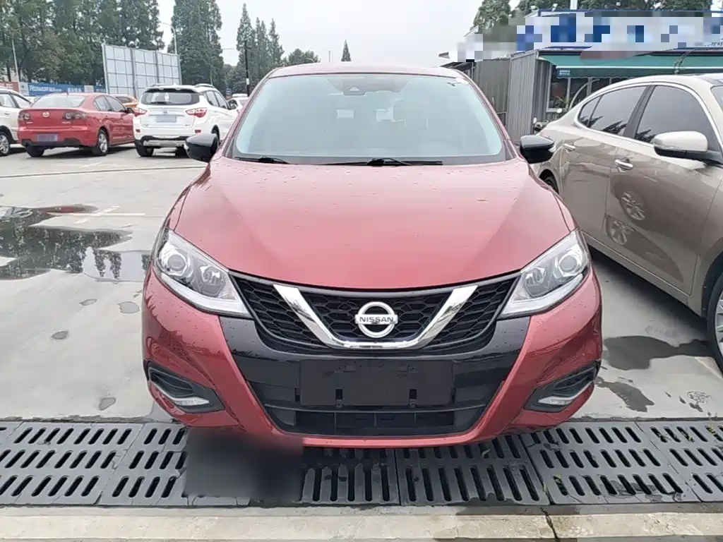Tiida 1.6 L CVT Smart Travel