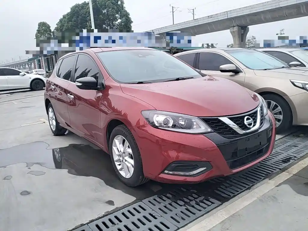 Tiida 1.6 L CVT Smart Travel