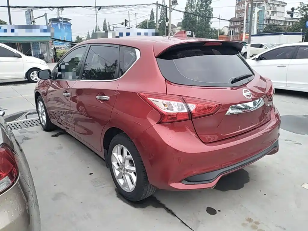 Tiida 1.6 L CVT Smart Travel