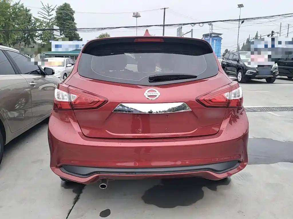 Tiida 1.6 L CVT Smart Travel