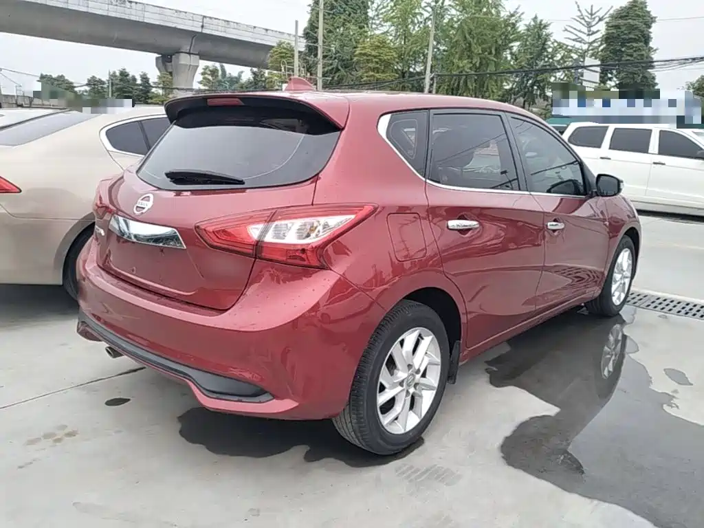 Tiida 1.6 L CVT Smart Travel