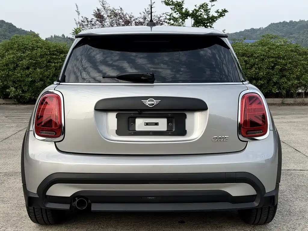 MINI 1.5 T ONE