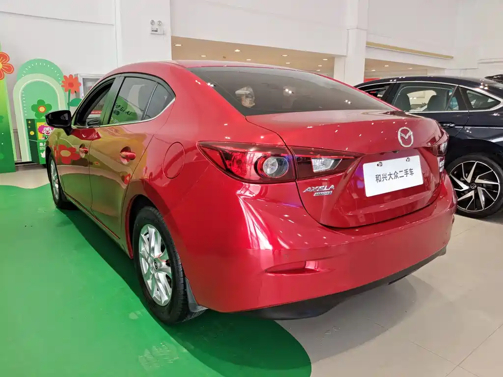 Mazda 3 Axela Sedan 1.5 L Auto Luxury