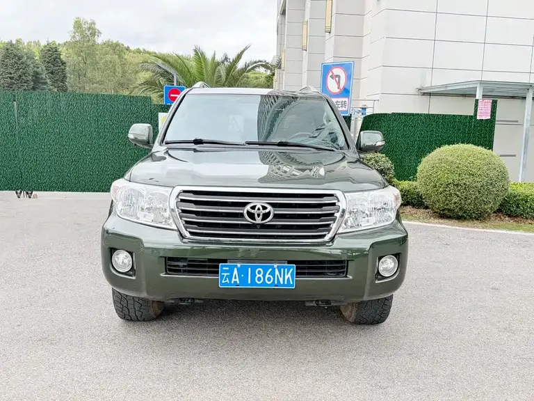 Toyota Land Cruiser (Import) 4.0 L V6 Middle East Limited