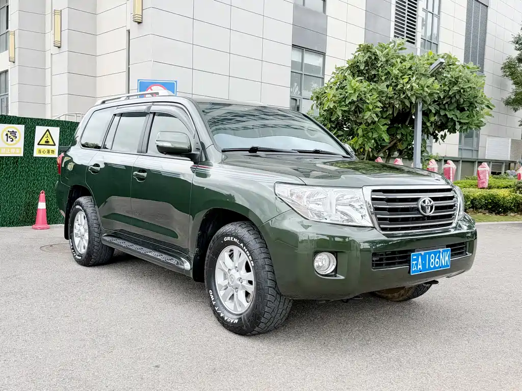 Land Cruiser (Import) 4.0 L V6 Middle East Limited