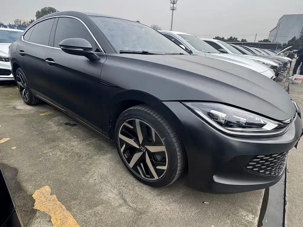 Lamando Lamando L 280 TSI DSG Hot