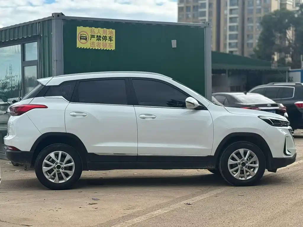 BAIC X3 1.5 L Manual Glory