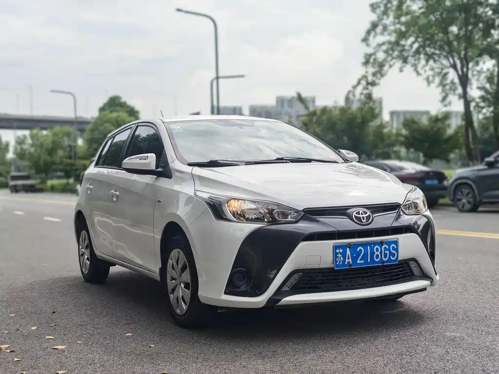 YARiS L Zhixuan 1.5 E CVT Charm Motion CN-VI