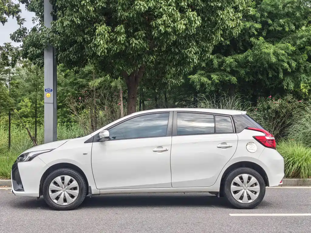 YARiS L Zhixuan 1.5 E CVT Charm Motion CN-VI