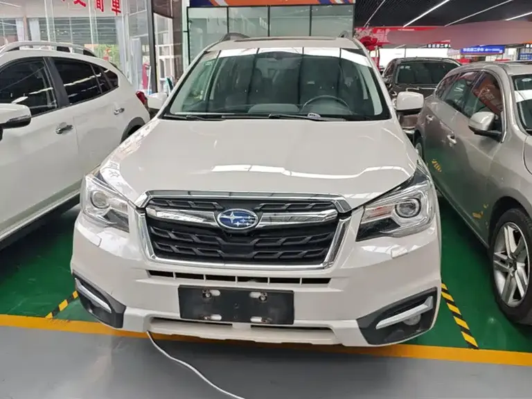 Subaru Forester 2.0 i Luxury Navigation