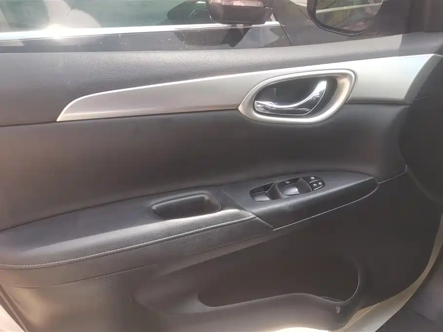 Sylphy Classic 1.6 XE CVT Comfort