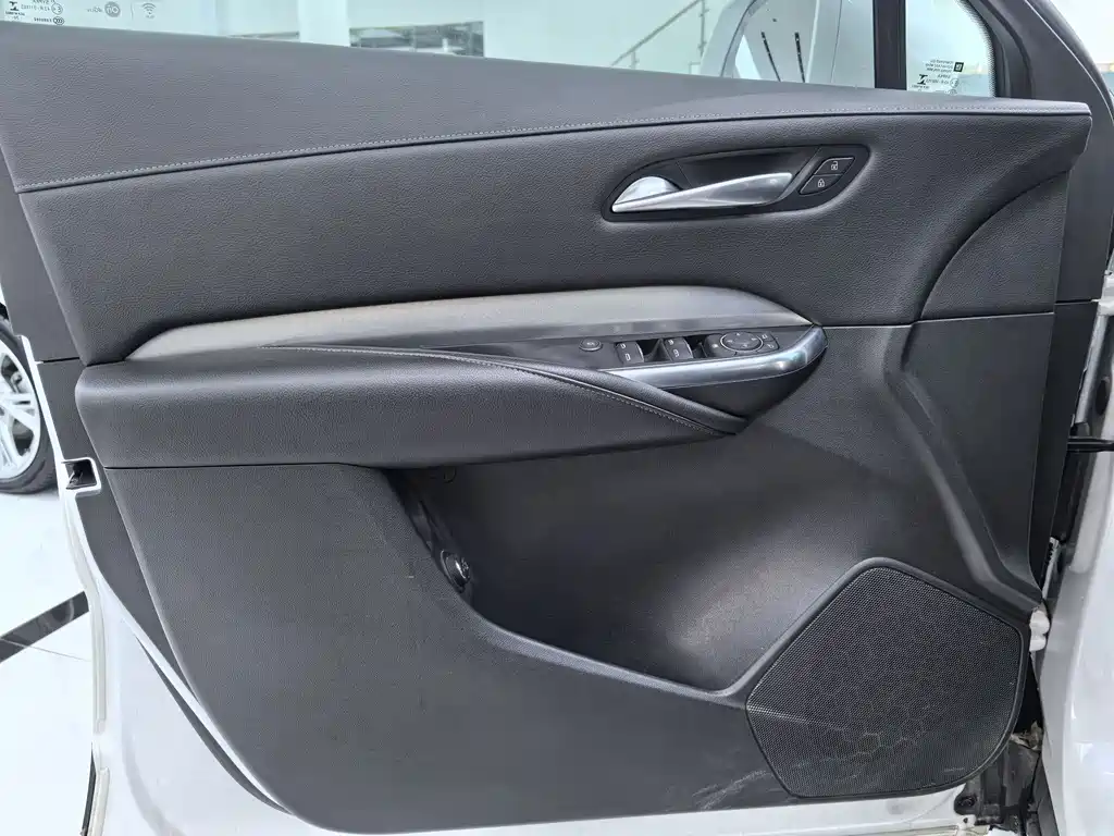 Cadillac XT4 28 T 2 WD Luxury