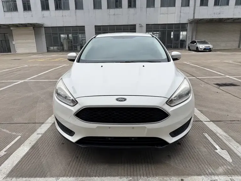 Ford Focus Hatchback Classic 1.6 L Auto Comfort Smart Travel