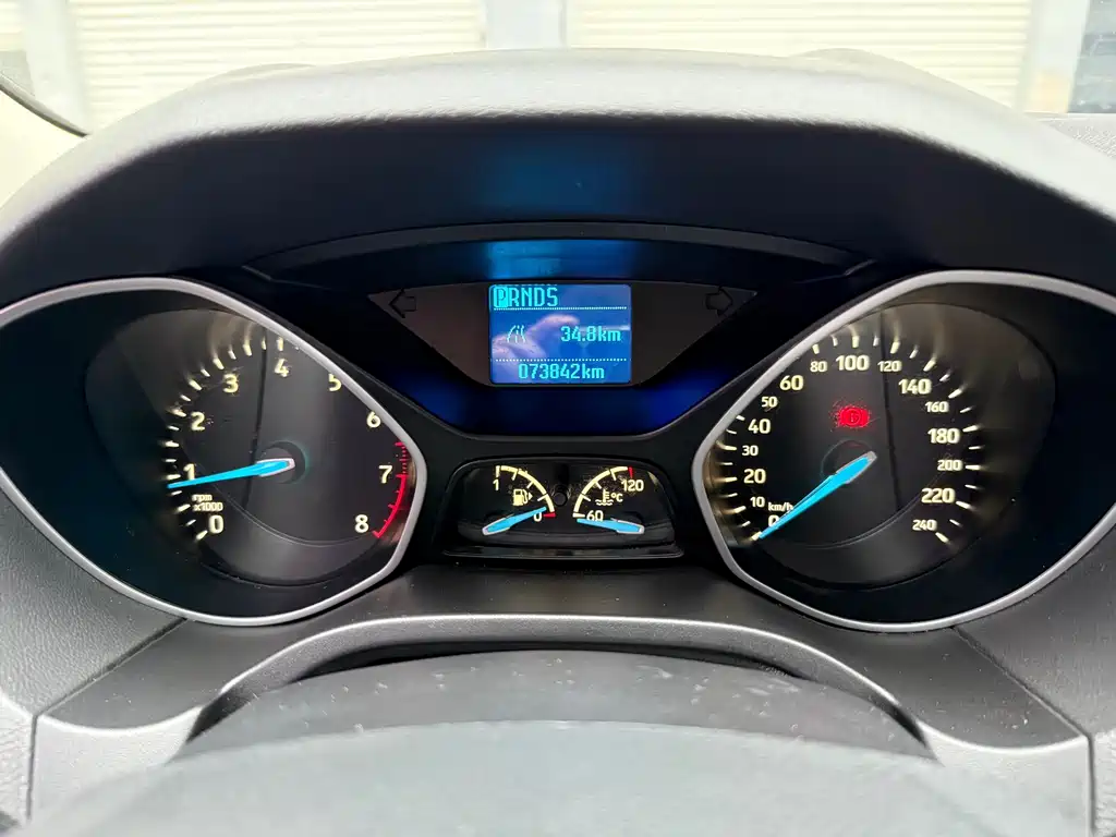 Focus Hatchback Classic 1.6 L Auto Comfort Smart Travel