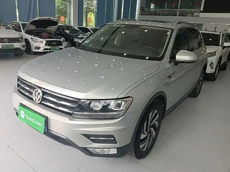 Volkswagen Tiguan L Facelift 330 TSI Auto 2 WD Panoramic Comfort CN-VI