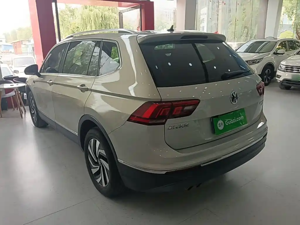 Tiguan L Facelift 330 TSI Auto 2 WD Panoramic Comfort CN-VI