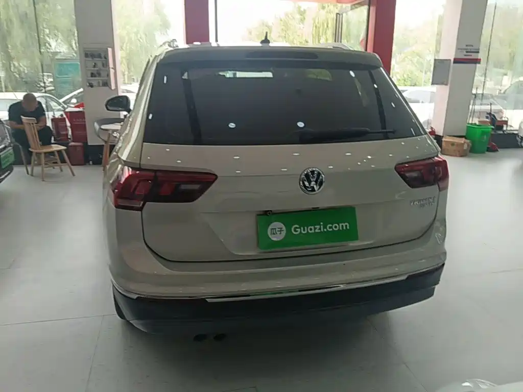 Tiguan L Facelift 330 TSI Auto 2 WD Panoramic Comfort CN-VI