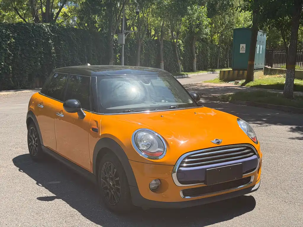 MINI 1.5 T COOPER 5-door