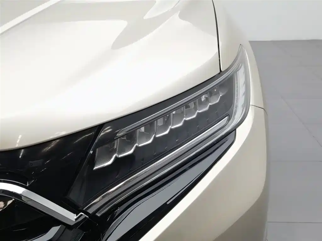 Honda UR-V 370 TURBO 2 WD Graceful
