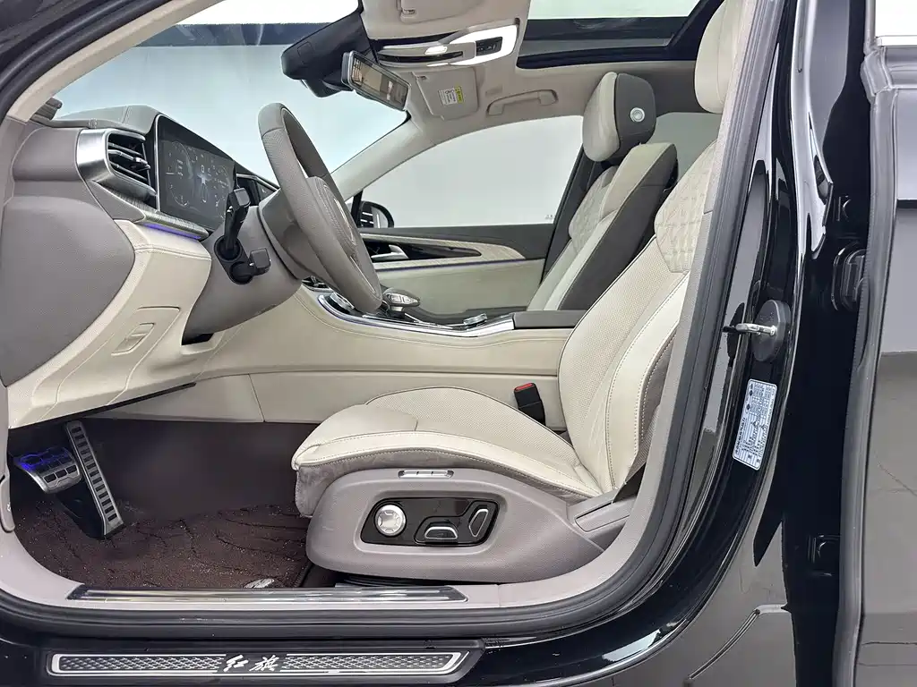 Hongqi H9 2.0 T Connected Flagship
