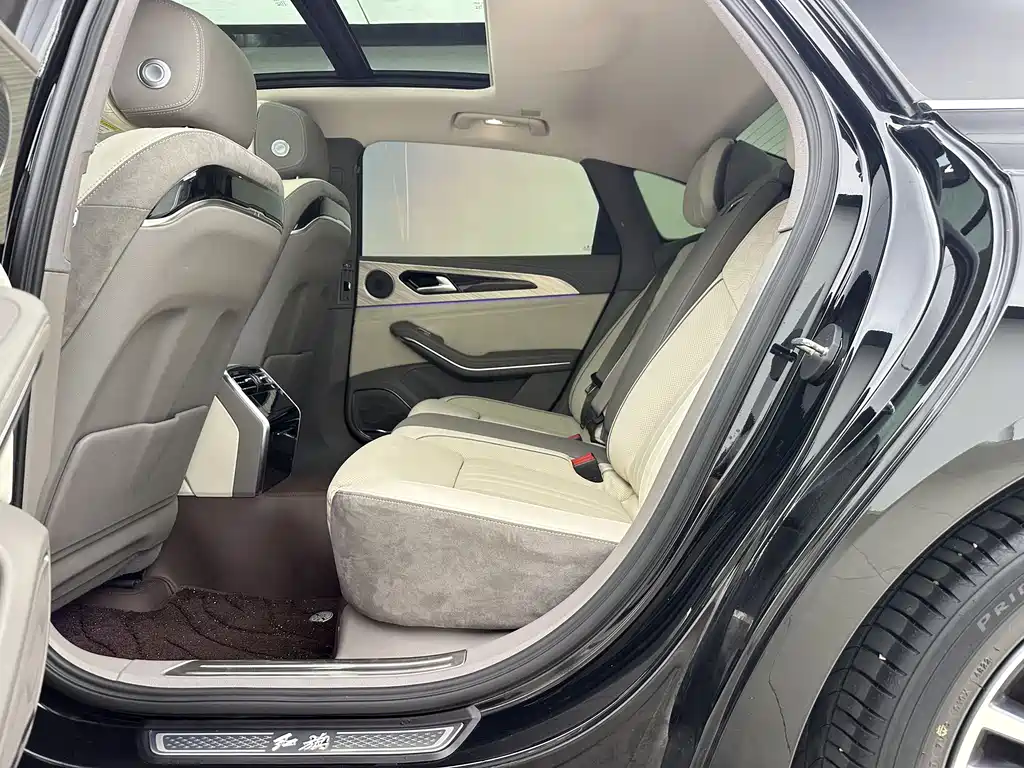 Hongqi H9 2.0 T Connected Flagship