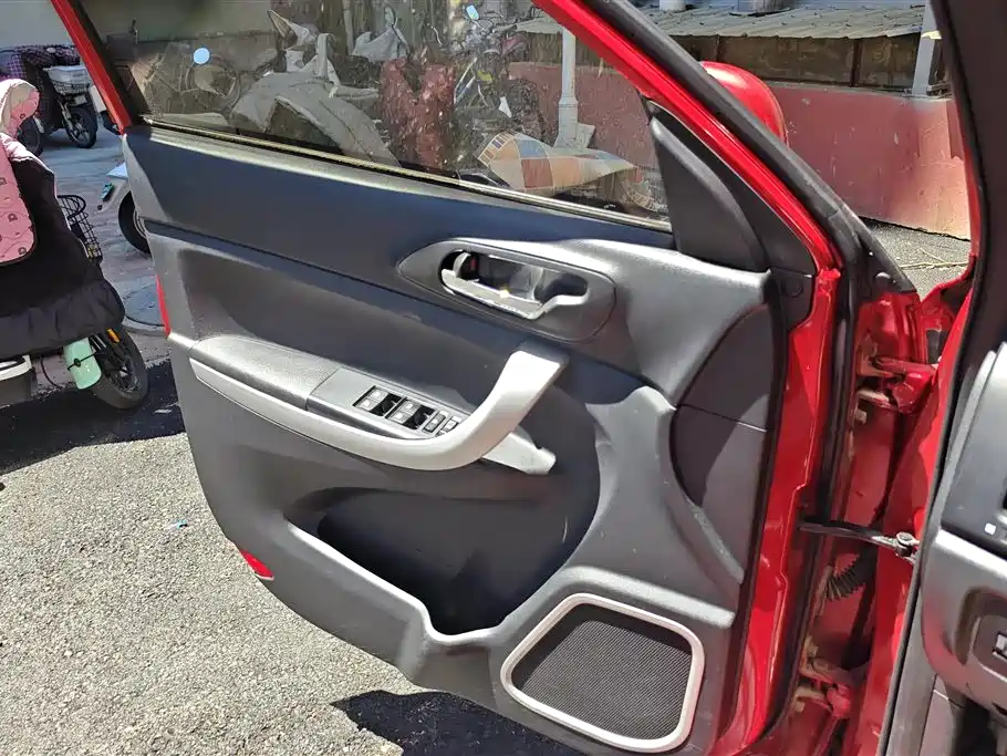 Changan CS35 1.6 L Auto Luxury CN-V