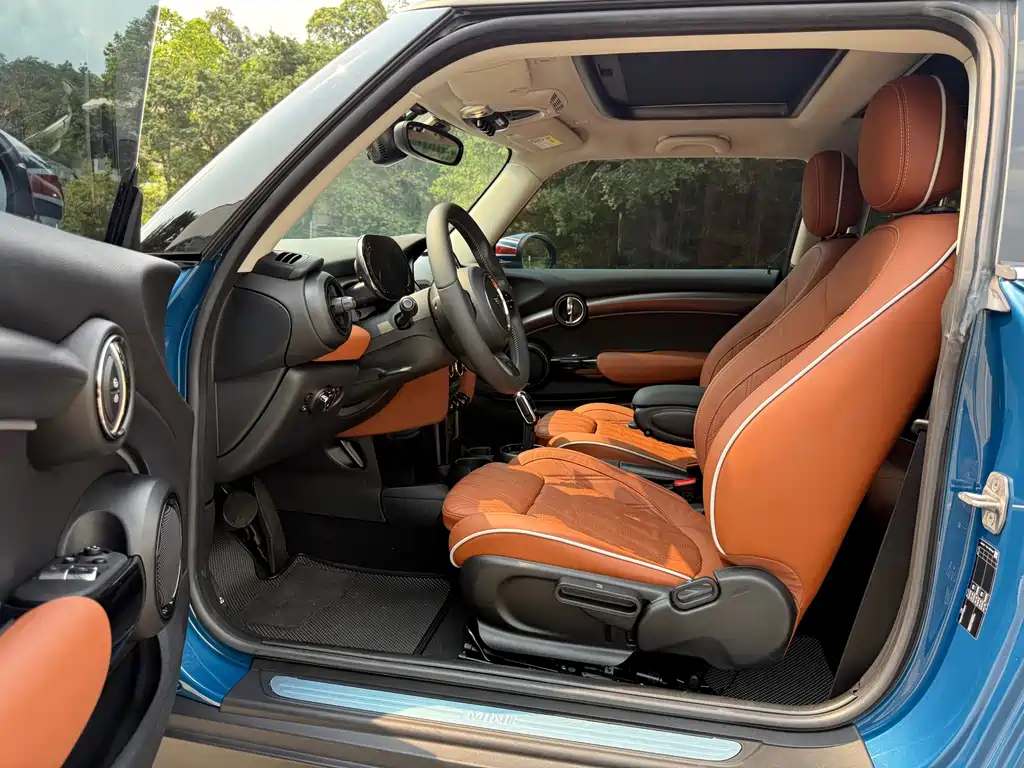 MINI 1.5 T COOPER Artist
