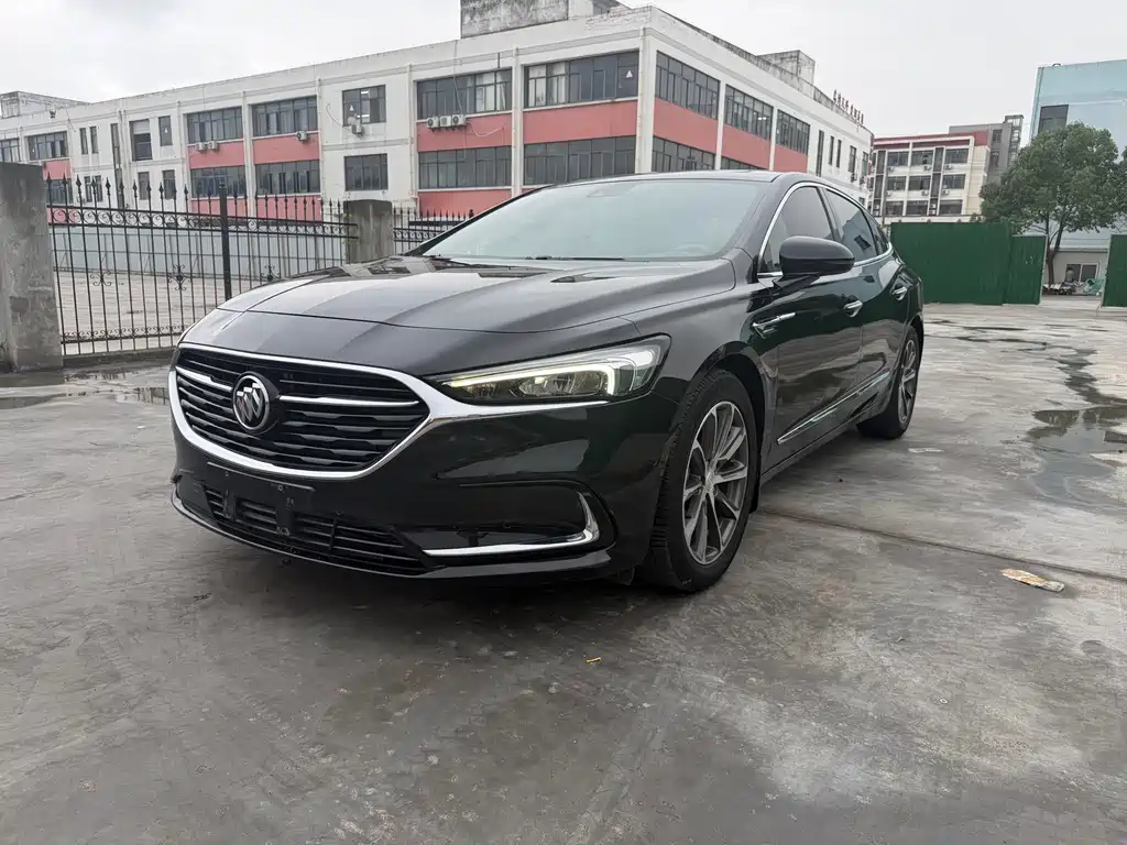 LaCrosse 652 T Distinguished