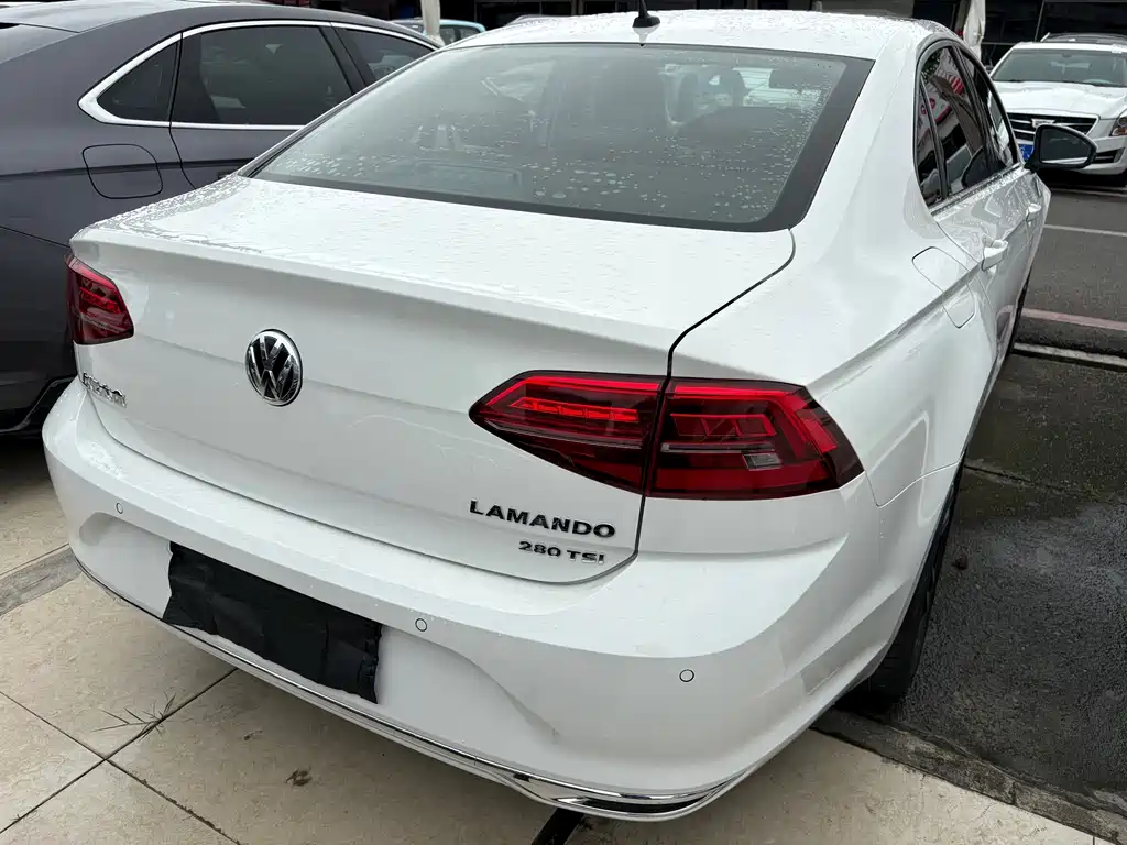 Lamando 280 TSI DSG Comfort CN-VI