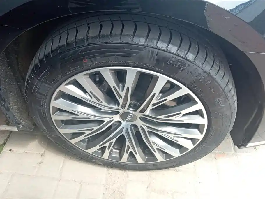Audi A8 Facelift Plus A8 L 50 TFSI quattro Comfort