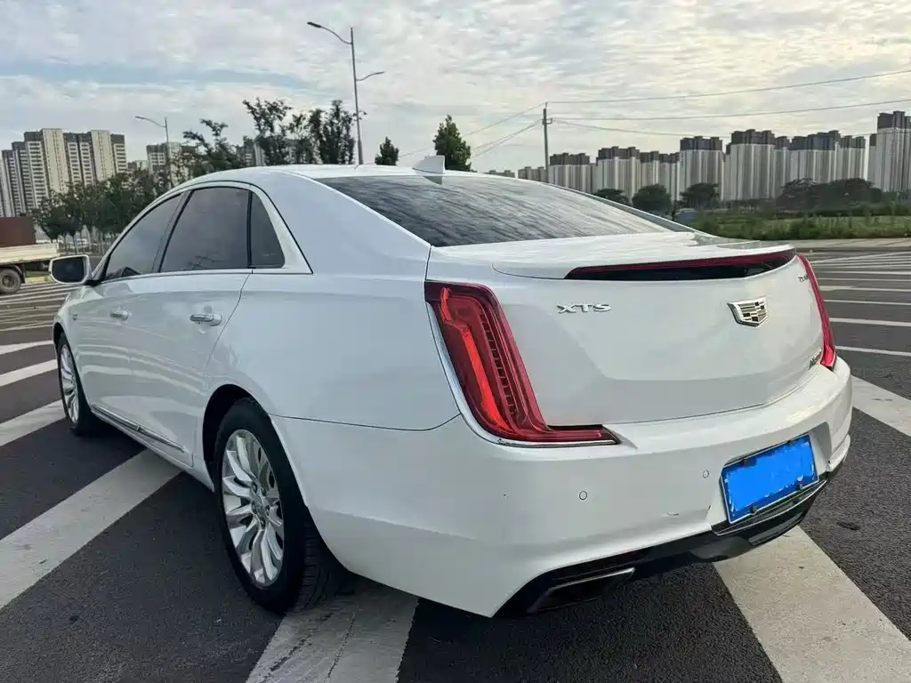 Cadillac XTS 28 T Tech