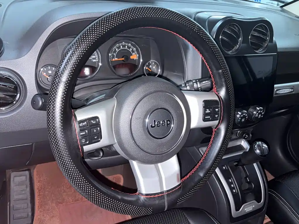 Compass (Import) Facelift 2.4 L 4 WD Comfort