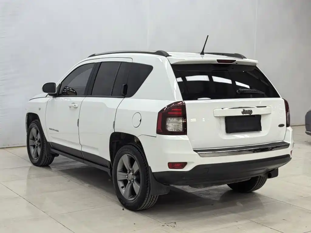 Compass (Import) Facelift 2.4 L 4 WD Comfort