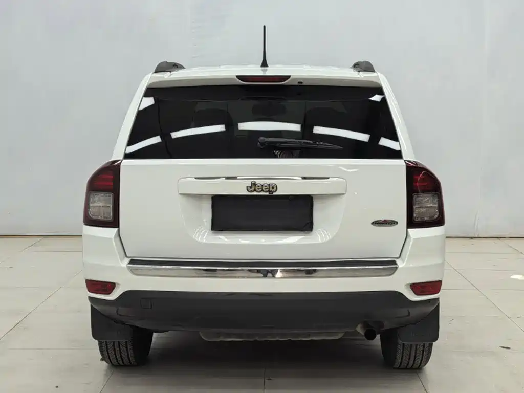 Compass (Import) Facelift 2.4 L 4 WD Comfort