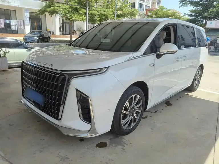 Maxus G90 大通G90 2022款 2.0 T 星际六座版