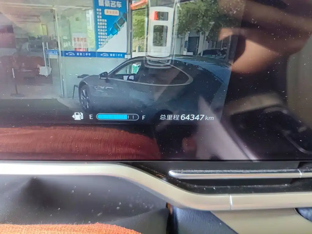 Maxus G90 大通G90 2022款 2.0 T 星际六座版