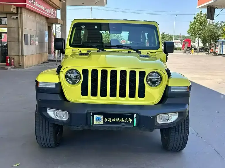 Jeep Wrangler NEV 4-door 2.0 T 4 xe Sahara Fluorescent Yellow Limited