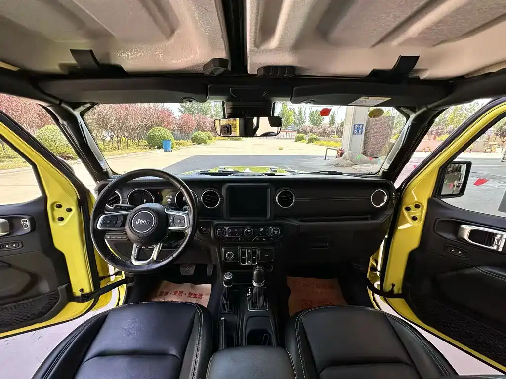 Wrangler NEV 4-door 2.0 T 4 xe Sahara Fluorescent Yellow Limited