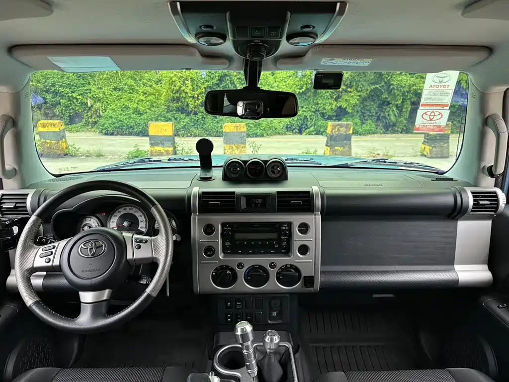 FJ Cruiser 4.0 L Middle East