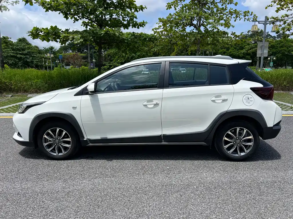 YARiS L Zhixuan Zhixuan X 1.5 L CVT Leading