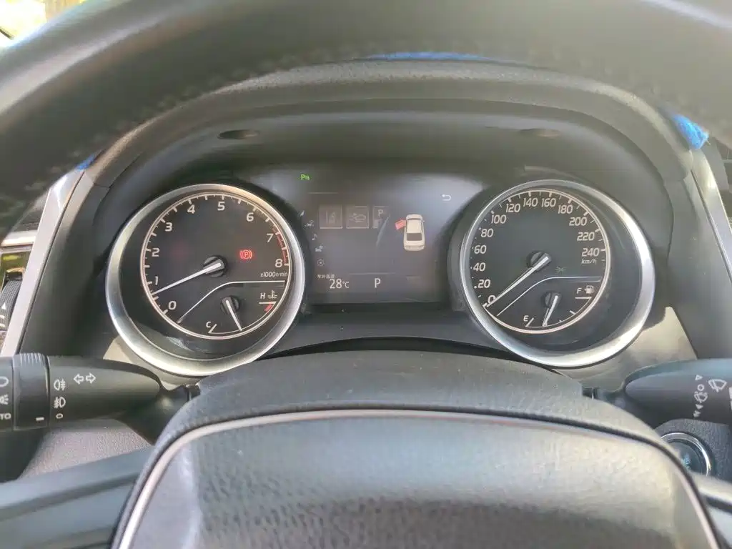 Camry 2.0 G Luxury
